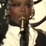 Lauryn Hill goes viral for this Fabulous LIVE performance ~ LISTEN
